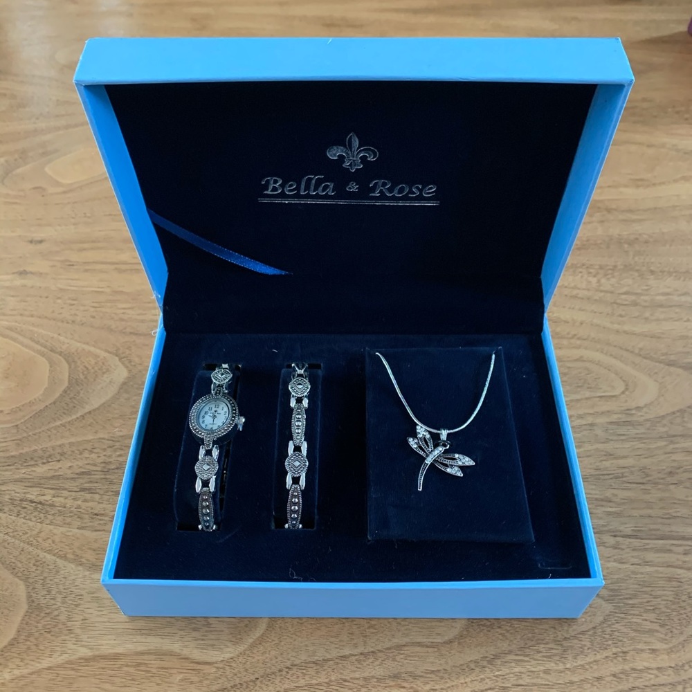 NIB Bella & Rose trio set.